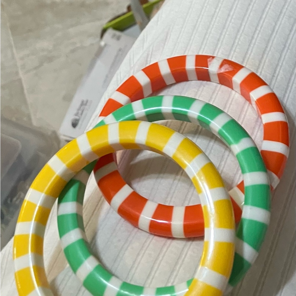 Lot of 3 vintage lucite gum drop bangle bracelets